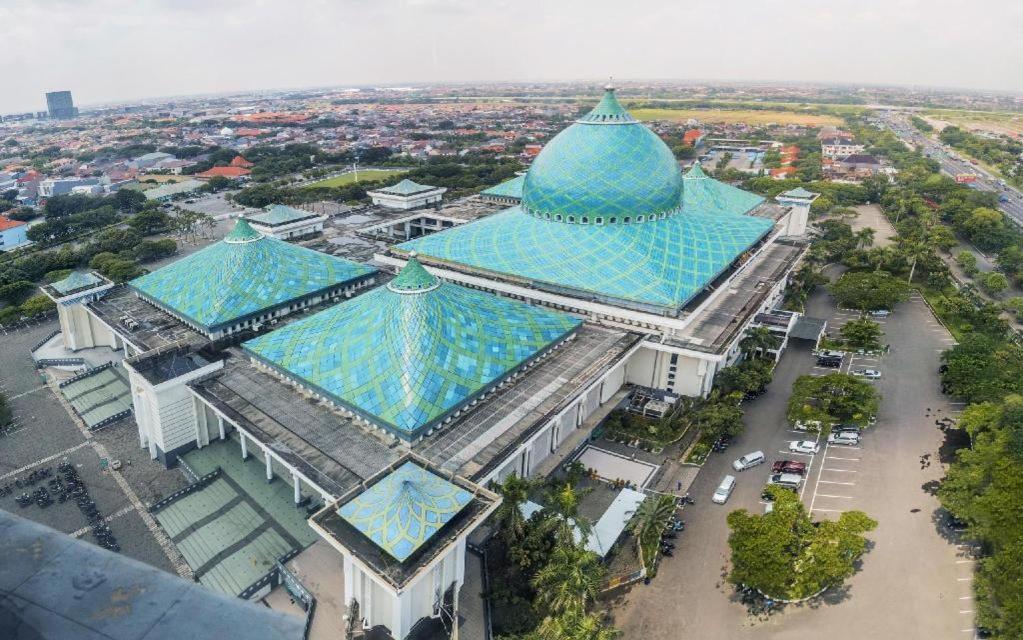 Istana Permata Juanda Hotell Sawotratap Exteriör bild