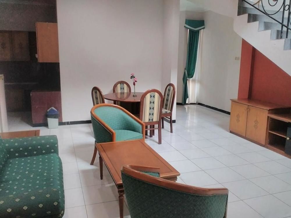 Istana Permata Juanda Hotell Sawotratap Exteriör bild