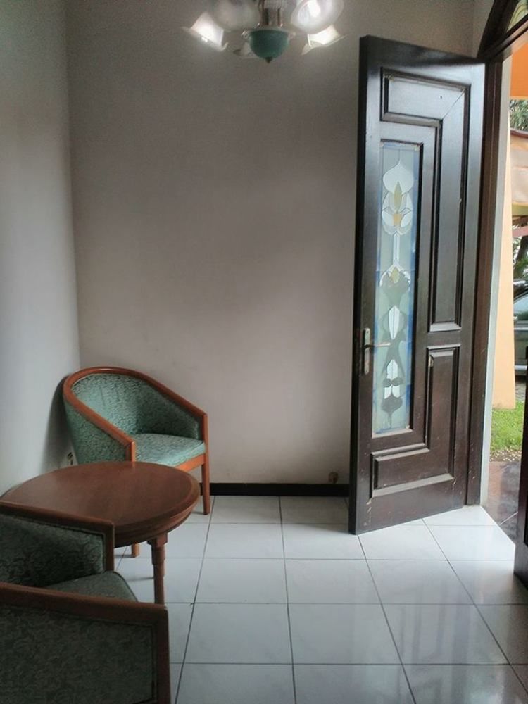 Istana Permata Juanda Hotell Sawotratap Exteriör bild