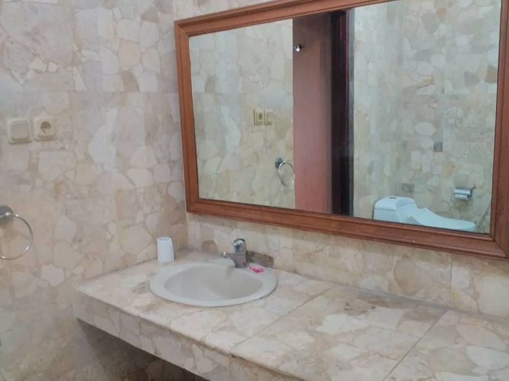 Istana Permata Juanda Hotell Sawotratap Exteriör bild