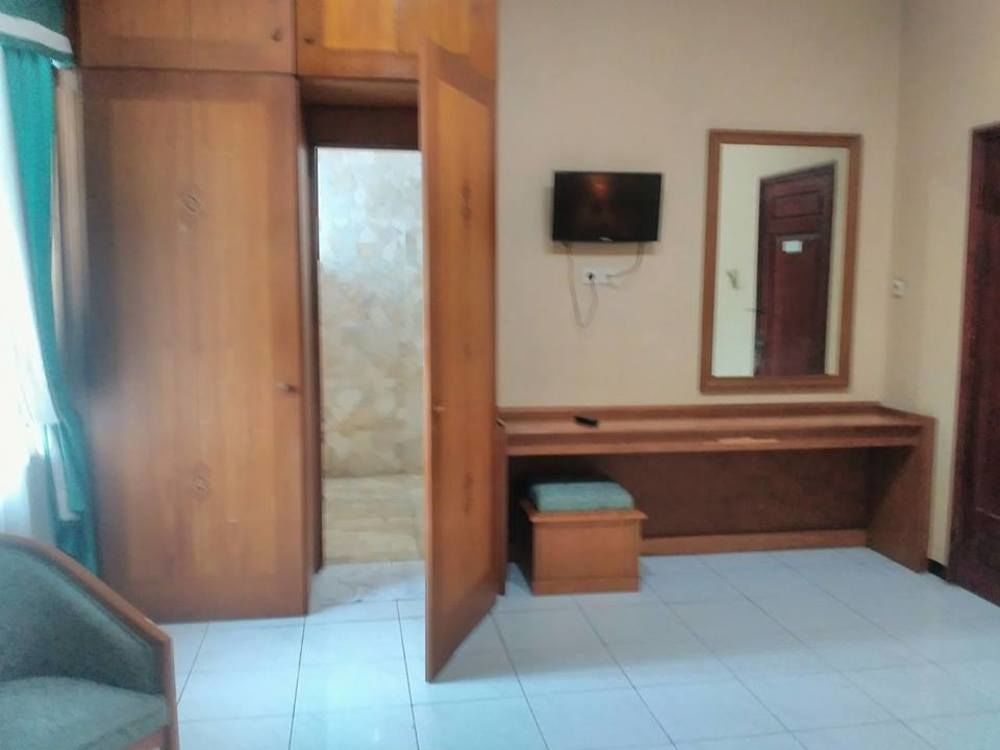 Istana Permata Juanda Hotell Sawotratap Exteriör bild