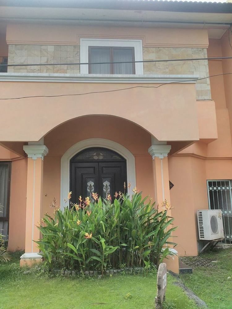 Istana Permata Juanda Hotell Sawotratap Exteriör bild