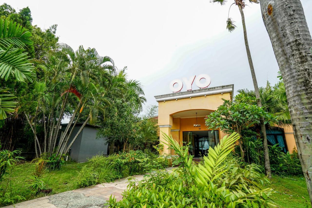Istana Permata Juanda Hotell Sawotratap Exteriör bild