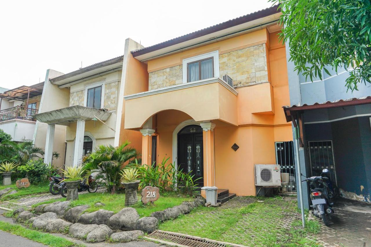 Istana Permata Juanda Hotell Sawotratap Exteriör bild