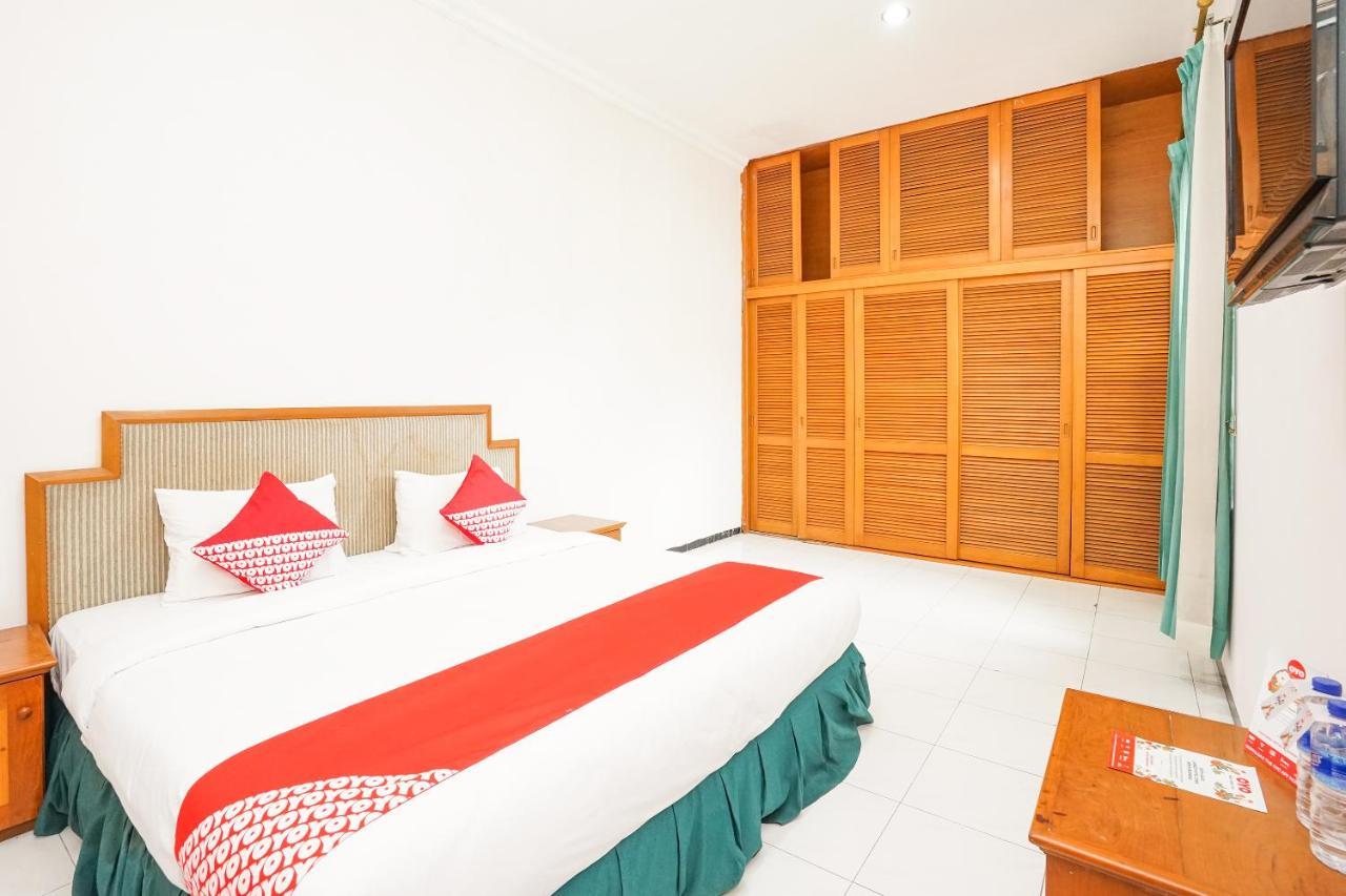 Istana Permata Juanda Hotell Sawotratap Exteriör bild