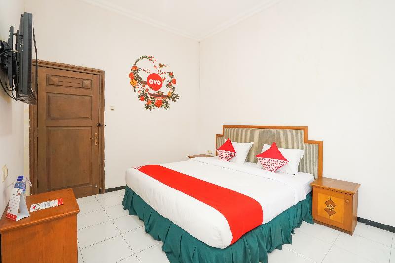 Istana Permata Juanda Hotell Sawotratap Exteriör bild