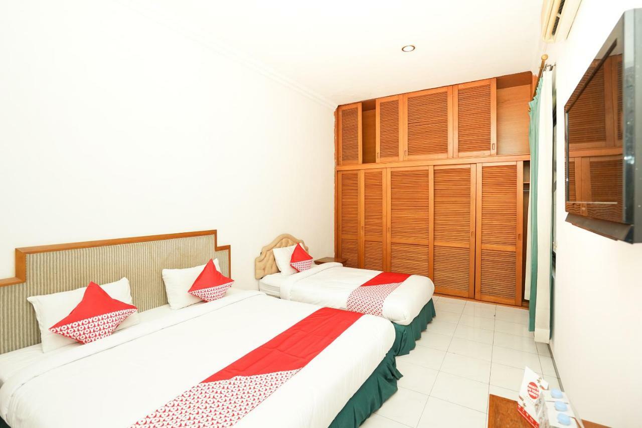 Istana Permata Juanda Hotell Sawotratap Exteriör bild